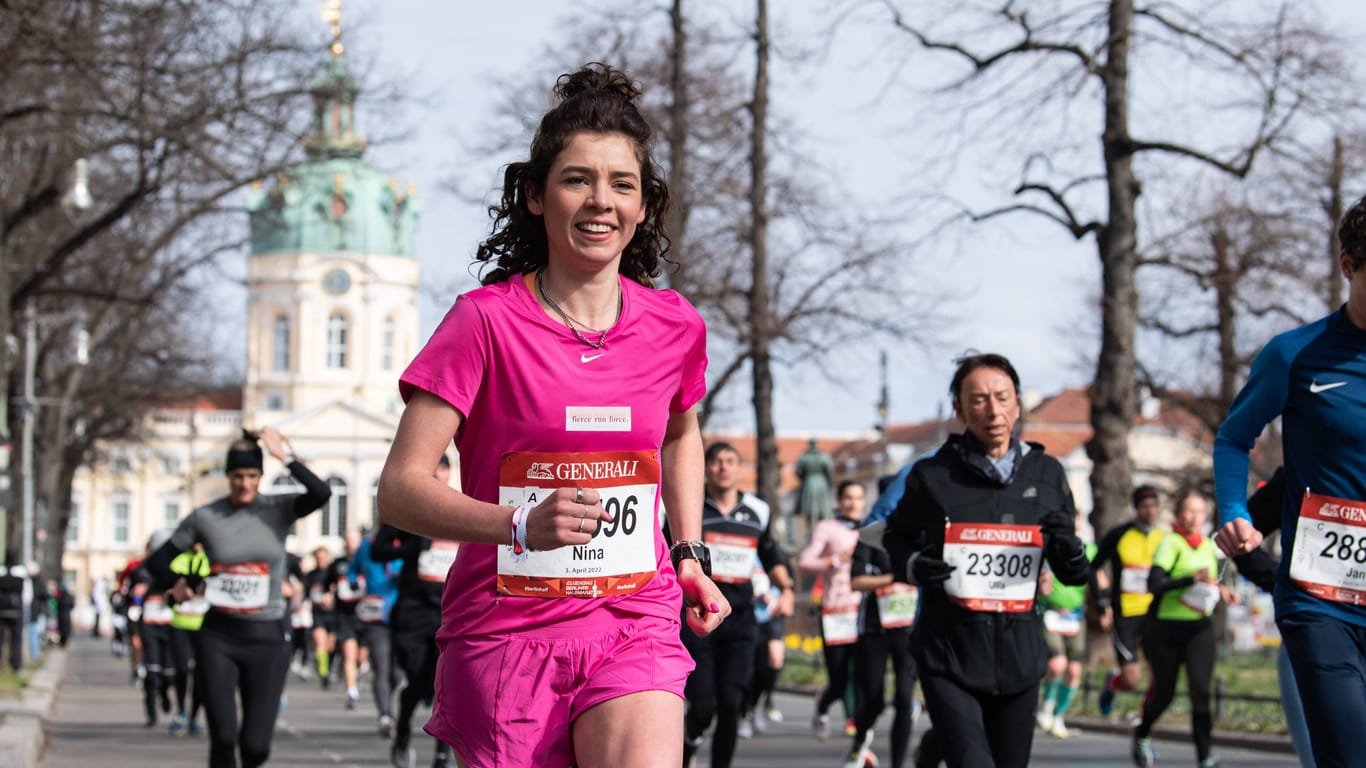 Läufer bei vergangenem Halbmarathon in Berlin: Für den Marathon sind die Straßen der Stadt vier Tage lang gesperrt.