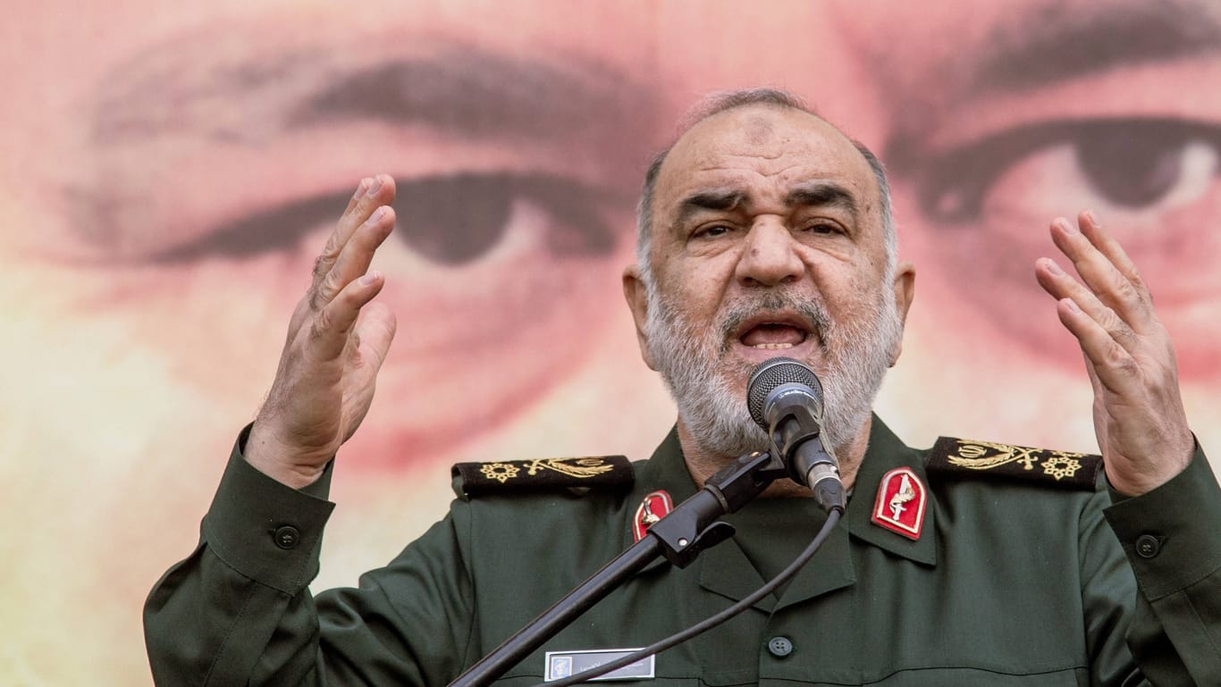 Tehran Hussein Salami: Er kommandiert die iranischen Revolutionsgarden, die Elitetruppen der Mullahs. Sie sollen die religiöse Führung und ihre Ideologie schützen.