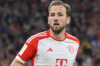 Im kommenden Jahr überholt: Harry Kane im aktuellen Heimtrikot der Bayern.
