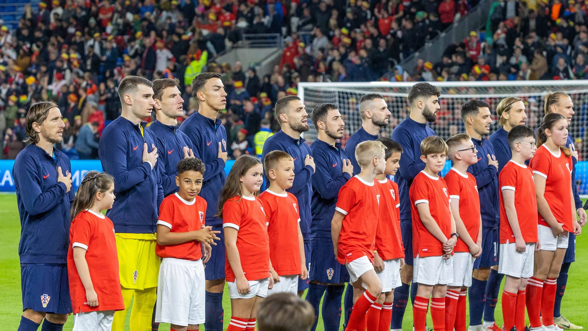 Die kroatische Nationalmannschaft beim Teamfoto: Die "Kockasti" wurden bei der WM 2022 in Katar überraschend Dritter. (Quelle: IMAGO/Dan Minto/imago)