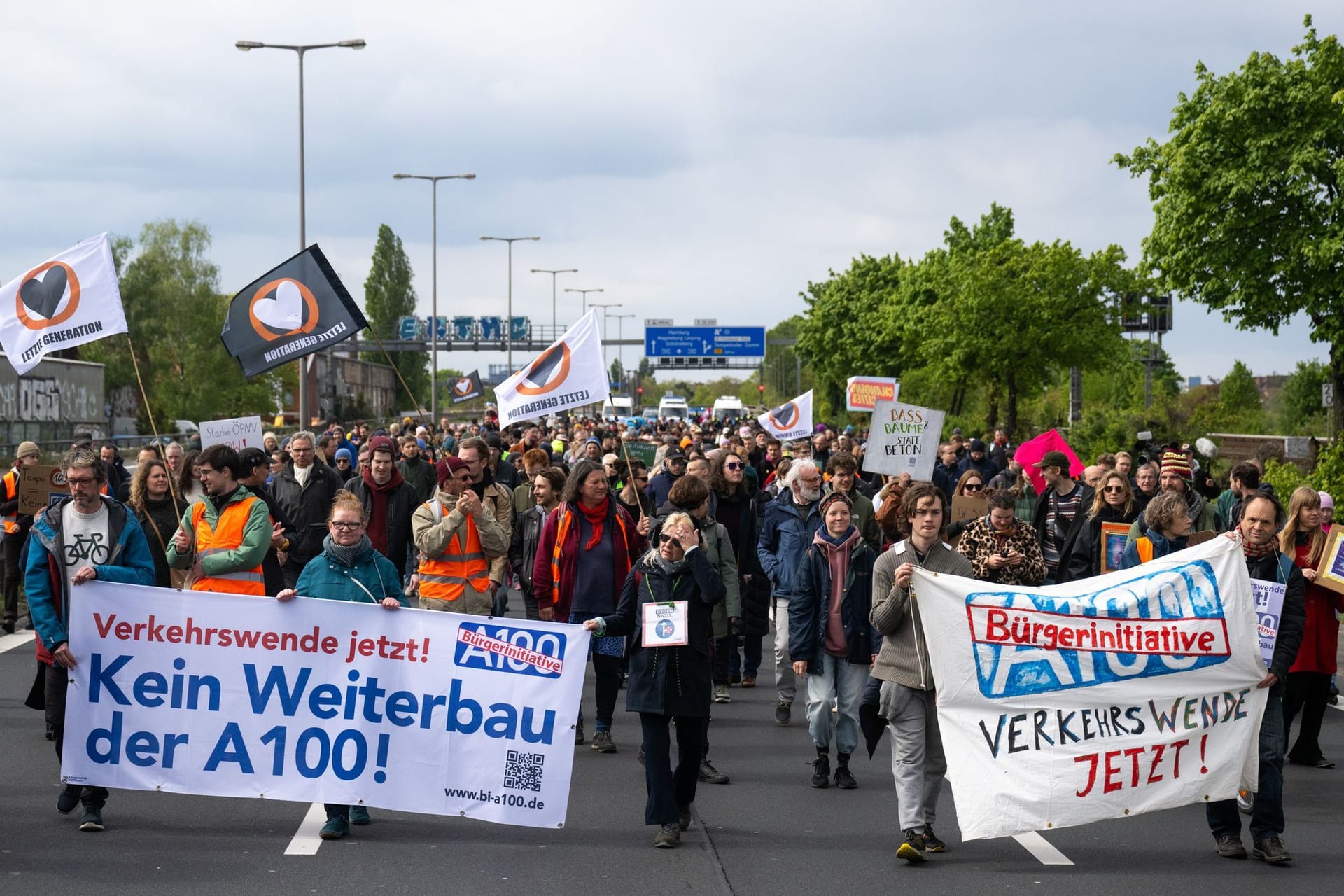 Demonstration gegen Weiterbau der A100