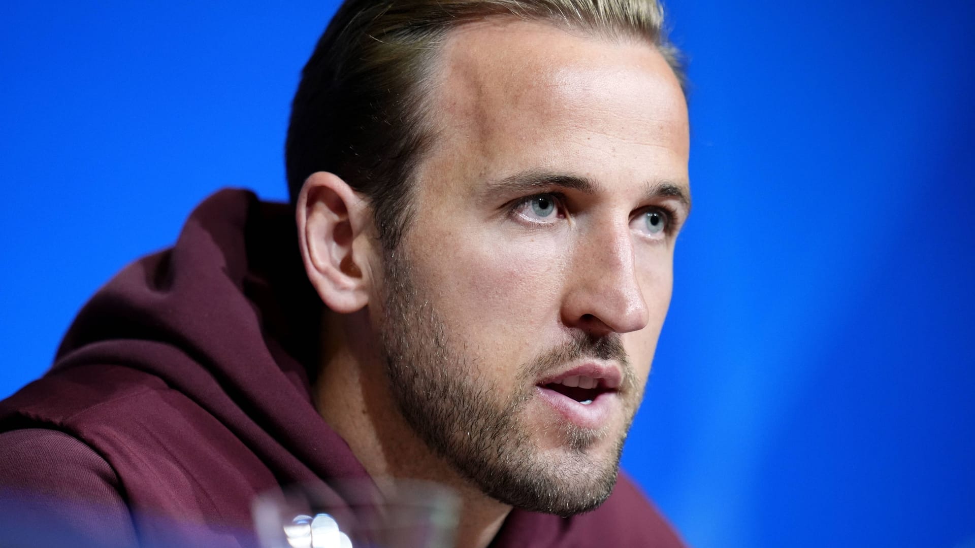 Harry Kane: Der Stürmer gibt sich zurückhaltend, was die Trainer-Suche des FC Bayern angeht.