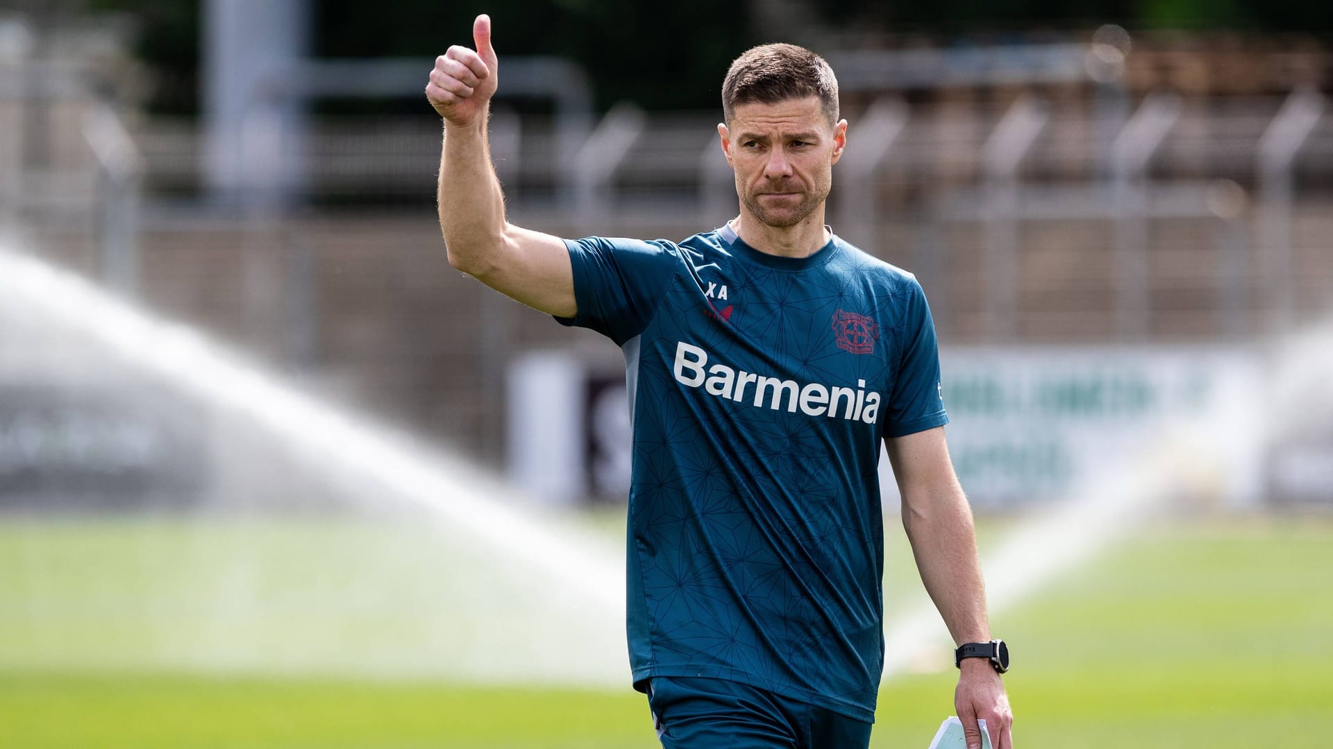 Xabi Alonso bleibt Trainer von Bayer Leverkusen.