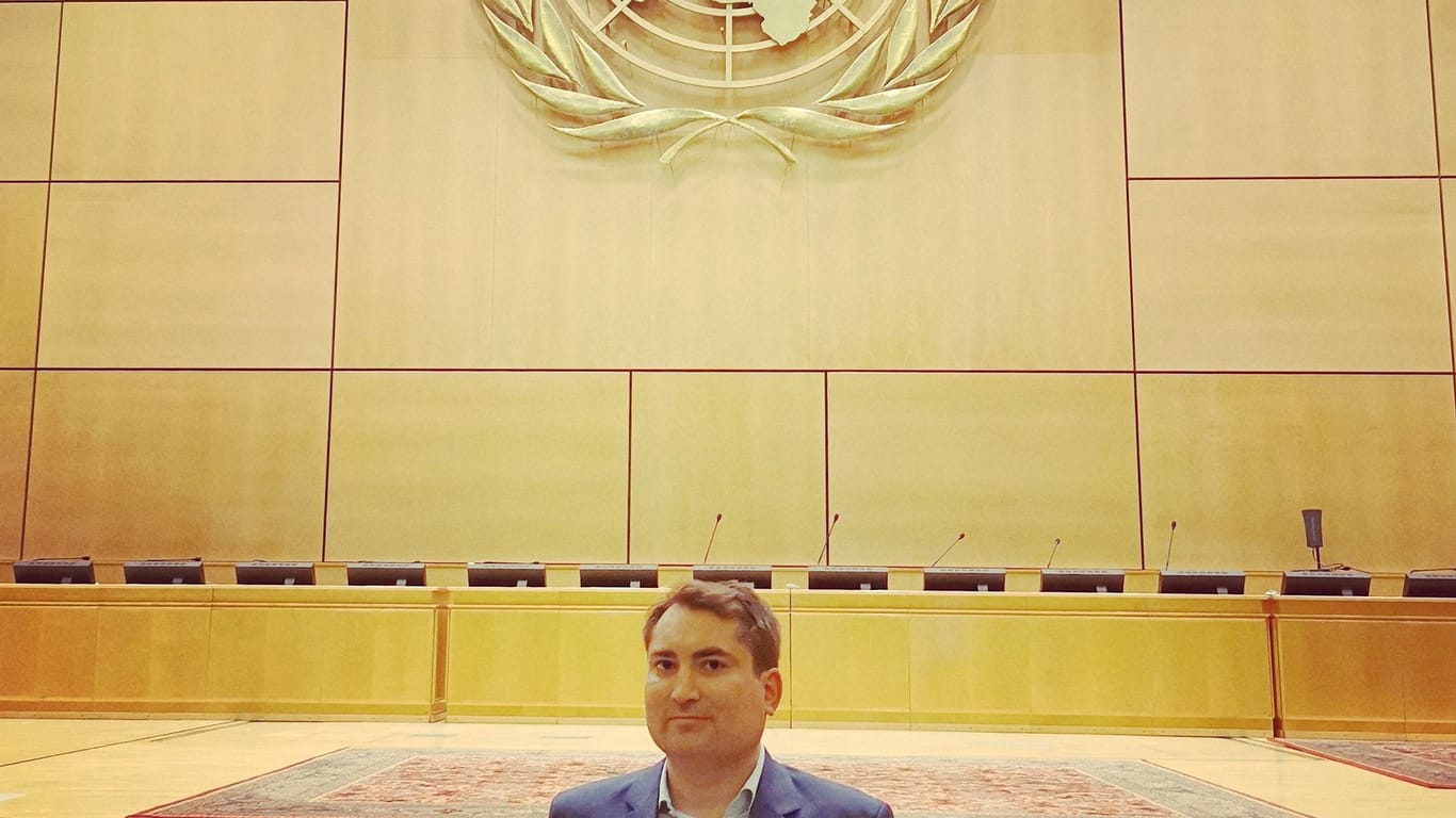 Niedźwiecki bei den Vereinten Nationen in Genf: Der mutmaßliche Spion lotste Politiker vor allem in die Ukraine und nach Aserbaidschan.