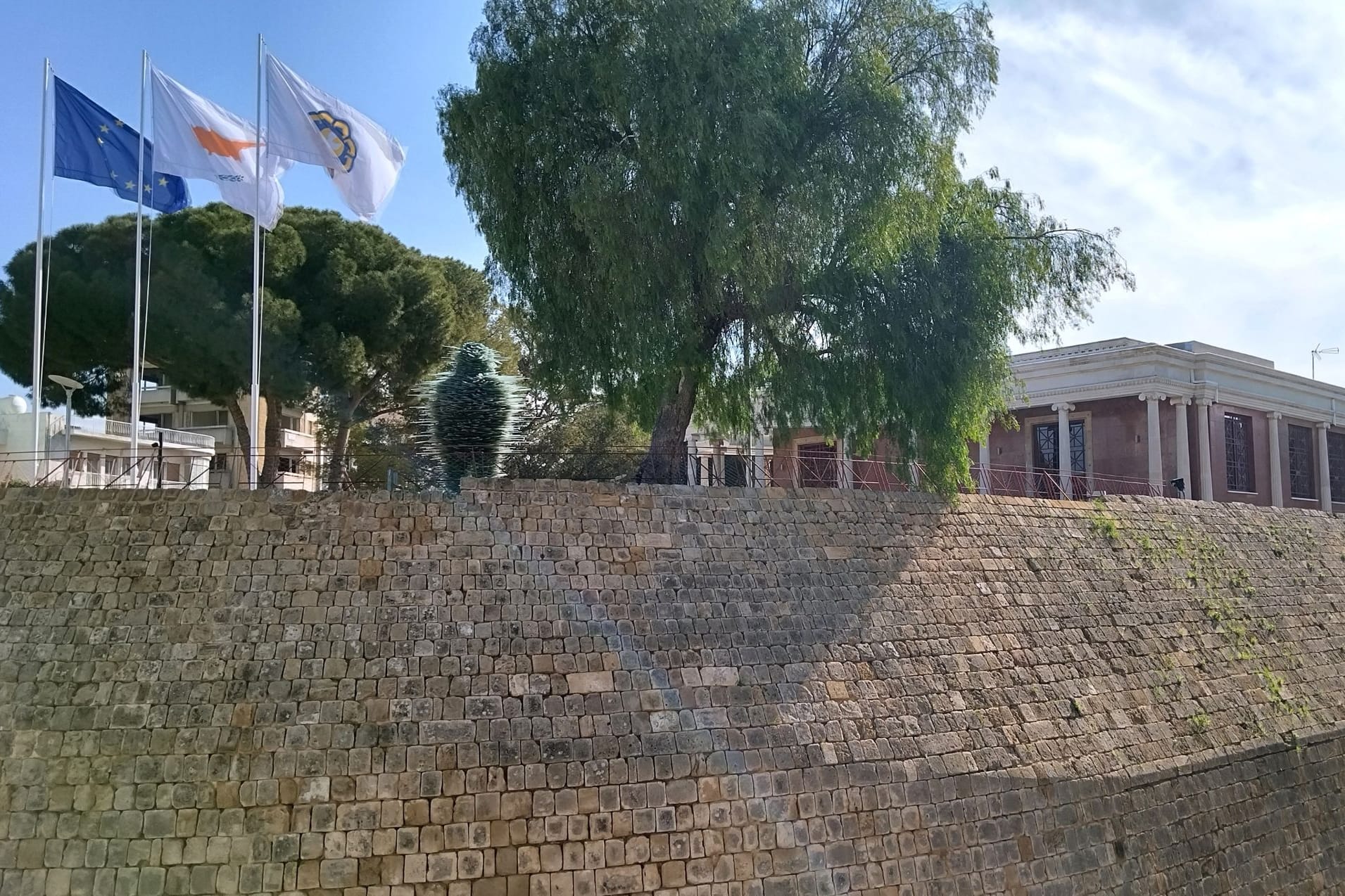 EU-Fahne am Rathaus von Nikosia