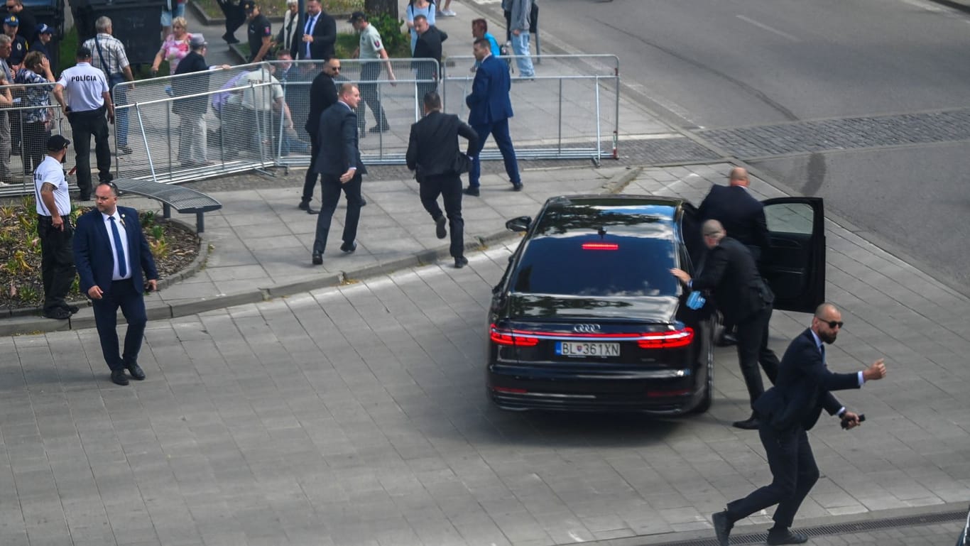 Attentat auf den slowakischen Premierminister Robert Fico: Ein Mann schoss in der Stadt Handlova auf den Politiker und verletzte ihn.