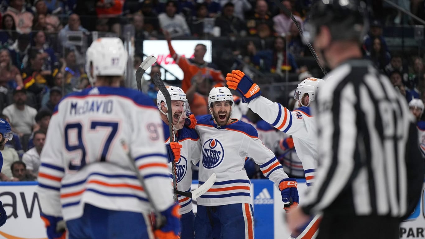 Vancouver Canucks - Edmonton Oilers