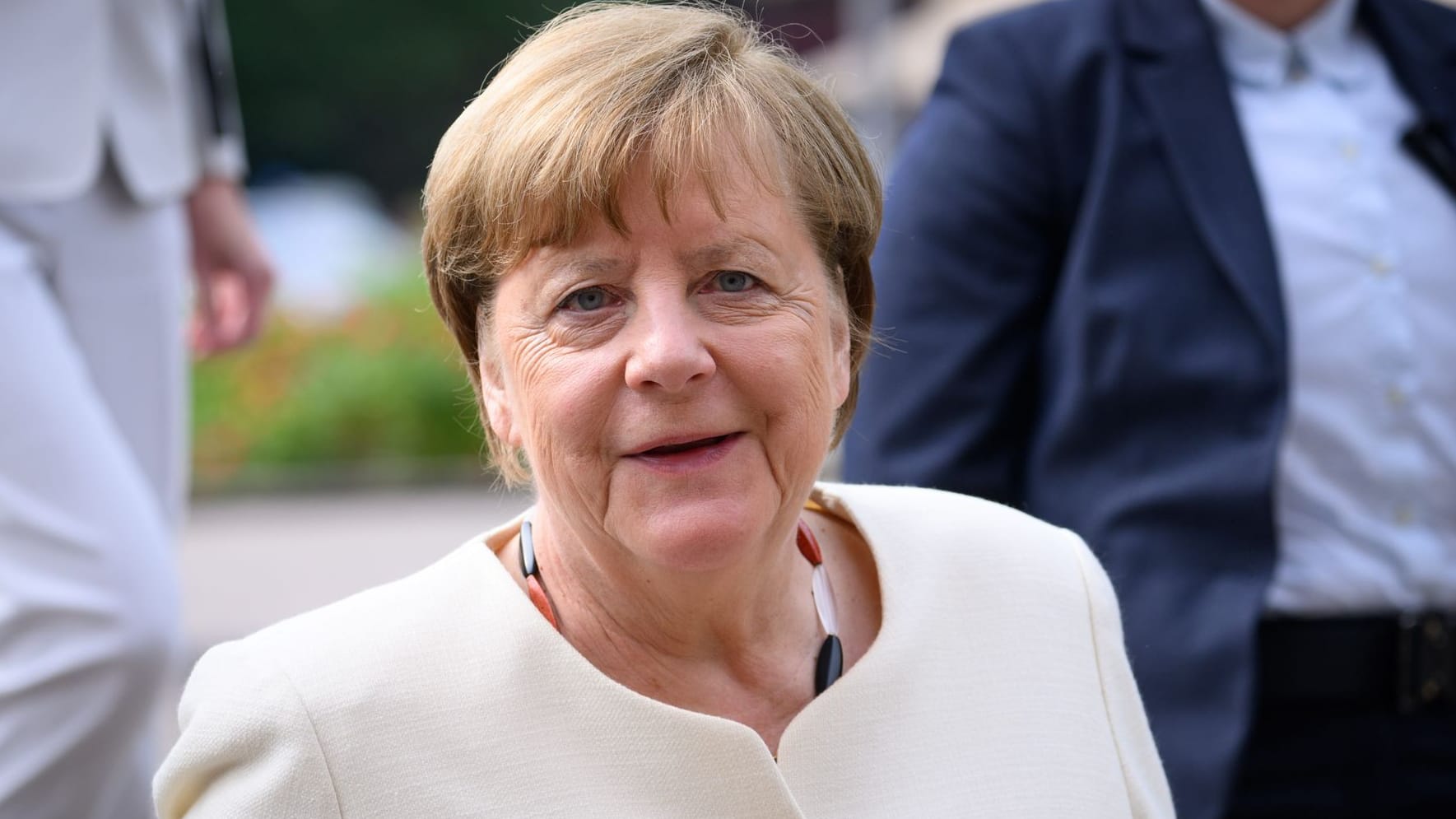 23.05.2024, Berlin: Angela Merkel (CDU), ehemalige Bundeskanzlerin, kommt zum Ökumenischen Gottesdienst anlässlich des Staatsakts zu 75 Jahre Grundgesetz in der St. Marienkirche in Berlin-Mitte. Am 23.05.1949 wurde das Grundgesetz der Bundesrepublik Deutschland verkündet und trat am folgenden Tag in Kraft.