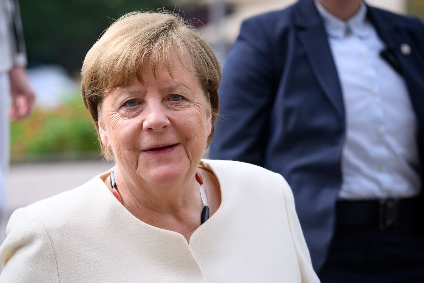 23.05.2024, Berlin: Angela Merkel (CDU), ehemalige Bundeskanzlerin, kommt zum Ökumenischen Gottesdienst anlässlich des Staatsakts zu 75 Jahre Grundgesetz in der St. Marienkirche in Berlin-Mitte. Am 23.05.1949 wurde das Grundgesetz der Bundesrepublik Deutschland verkündet und trat am folgenden Tag in Kraft.