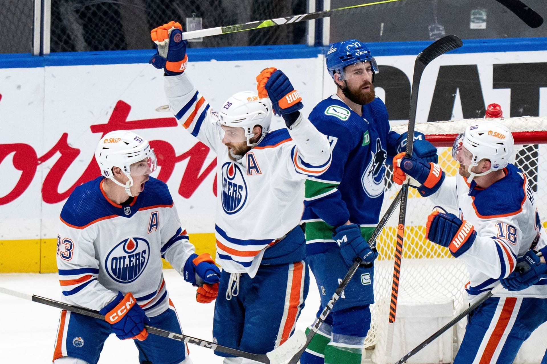 Vancouver Canucks - Edmonton Oilers