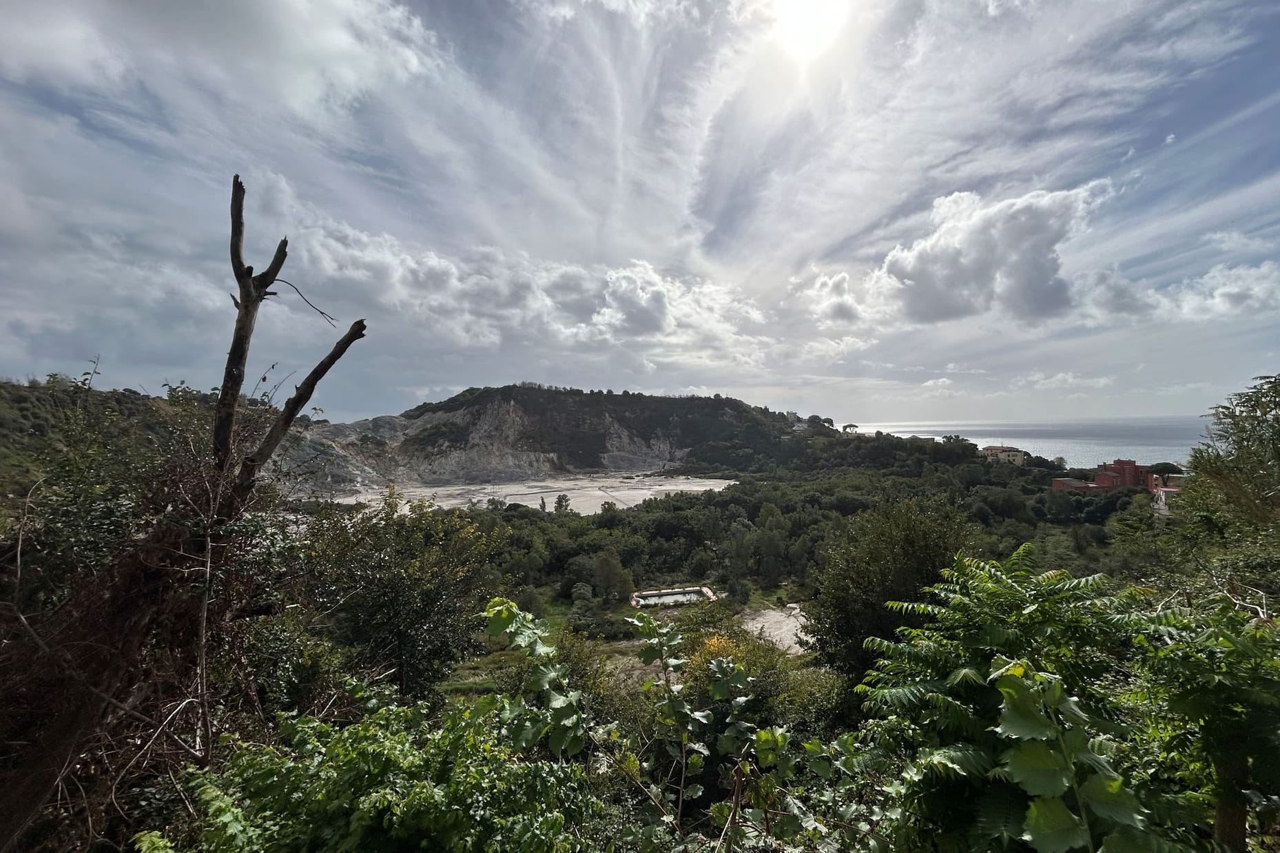 Das Vulkanfeld Solfatara in der Kleinstadt Pozzuoli im Westen der italienischen Millionenmetropole Neapel.