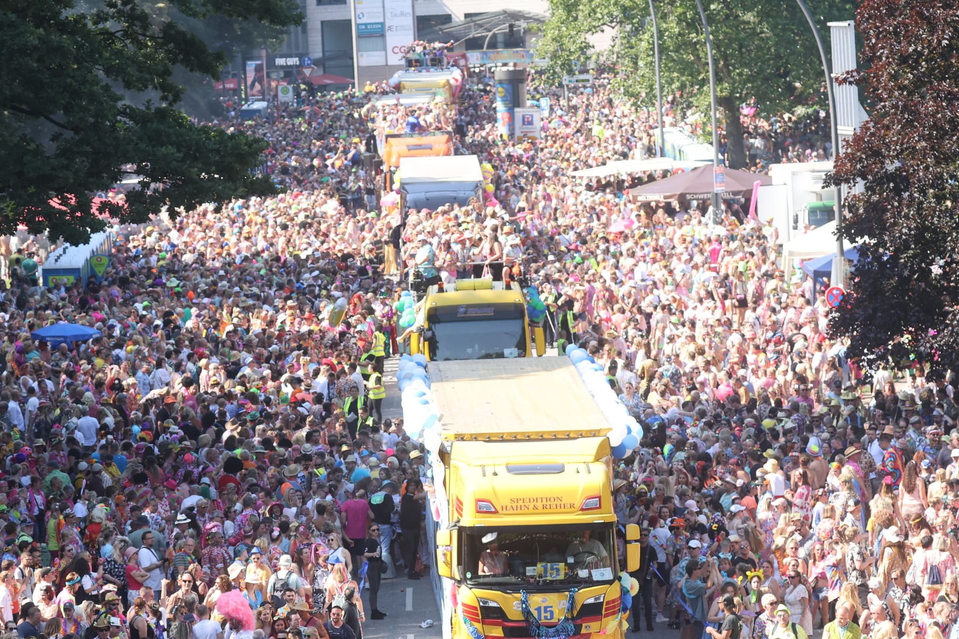 Es wird voll und laut