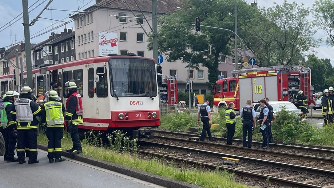 Großeinsatz an der Münsterstraße: Feuerwehrkräfte eilten zur Hilfe. Großeinsatz an der Münsterstraße: Feuerwehrkräfte eilten zur Hilfe.