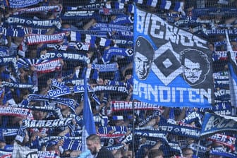 2.500 HSV-Fans reisten nach Braunschweig mit: Einige von ihnen fielen in einer Kneipe negativ aus.