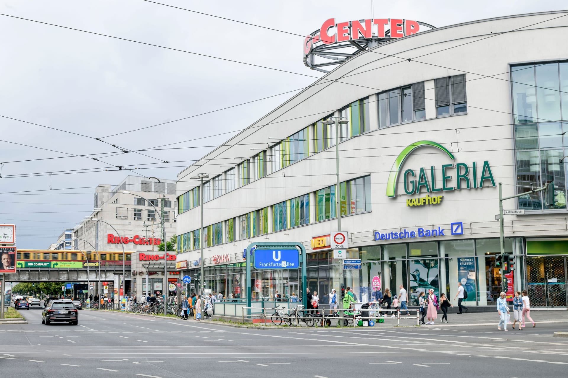 Galeria an der Frankfurter Allee (Archivbild): Die Filiale im Ring-Center wird Ende August schließen.