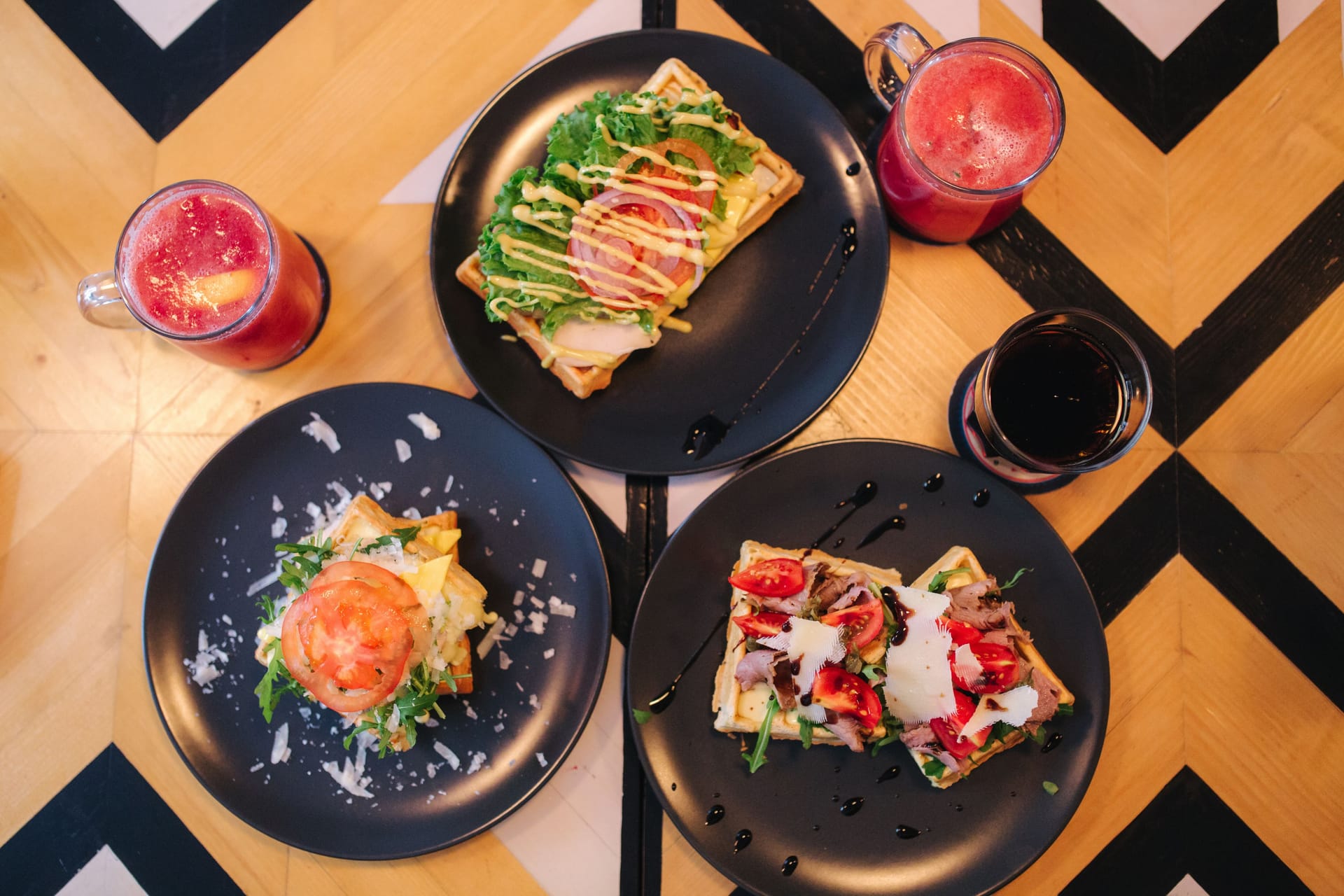 Herzhafte Waffeln (Symbolbild): Yasmin Bantin verkauft in ihrem Frühstücks- und Brunch-Restaurant „Alles Waffel" in Hohenfelde ausschließlich Waffeln mit herzhaften Toppings.