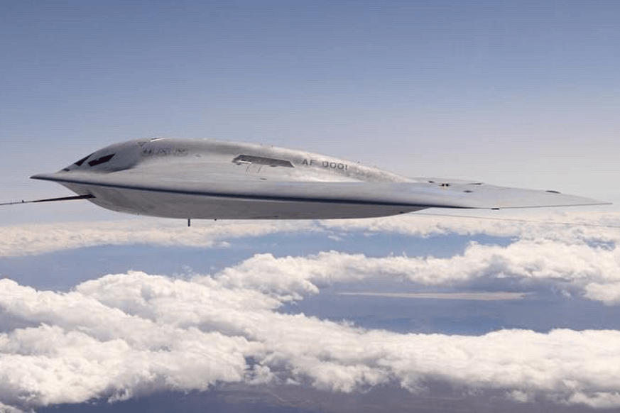 B-21-Raider: Die US-Luftwaffe hat neue Bilder von dem Tarnkappenbomber veröffentlicht.