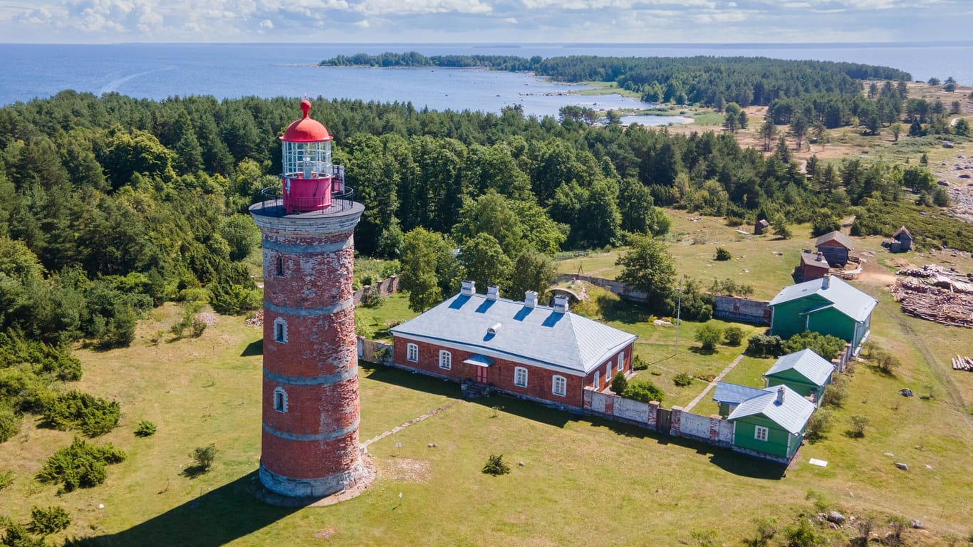 Der Leuchtturm auf der Insel Mohni ist Teil des Lahemaa-Nationalparks in Estland.