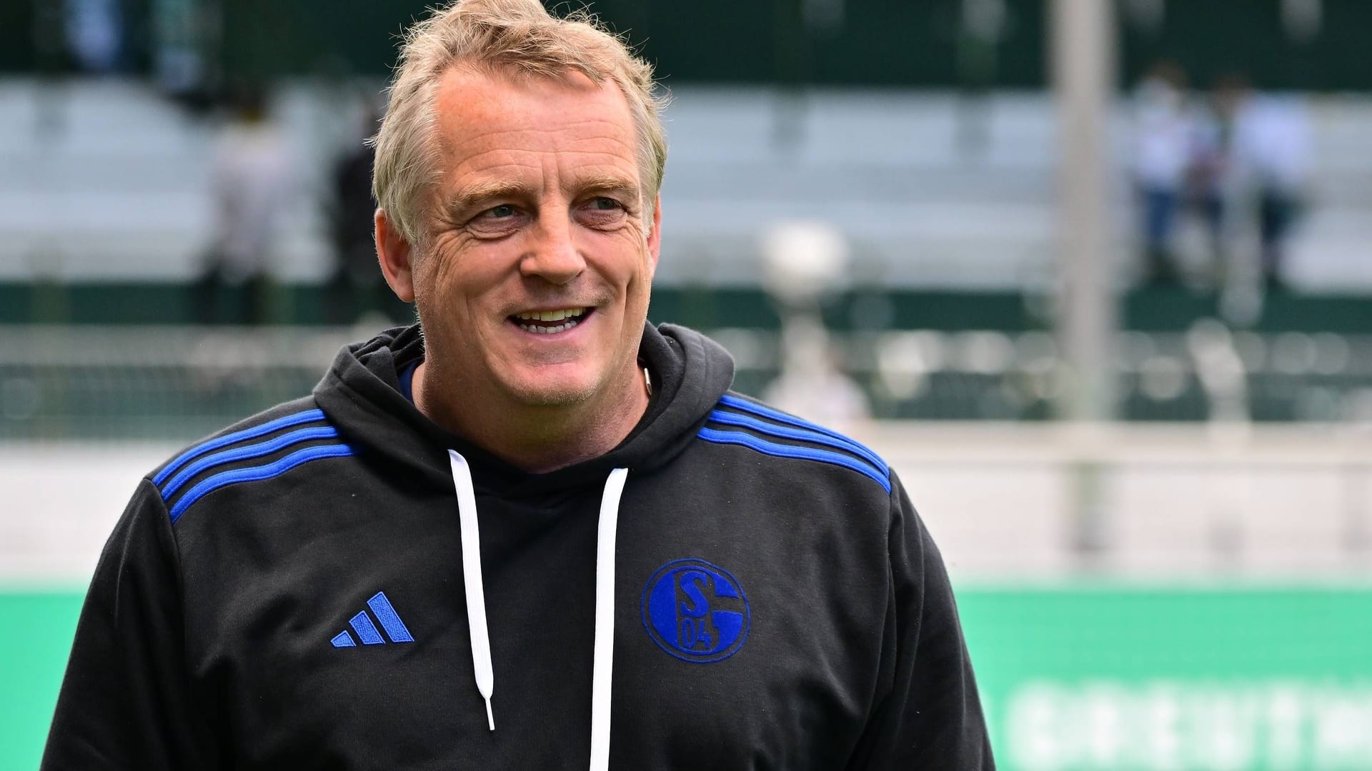 Mike Büskens: Schalke trennt sich vom Aufstiegshelden.