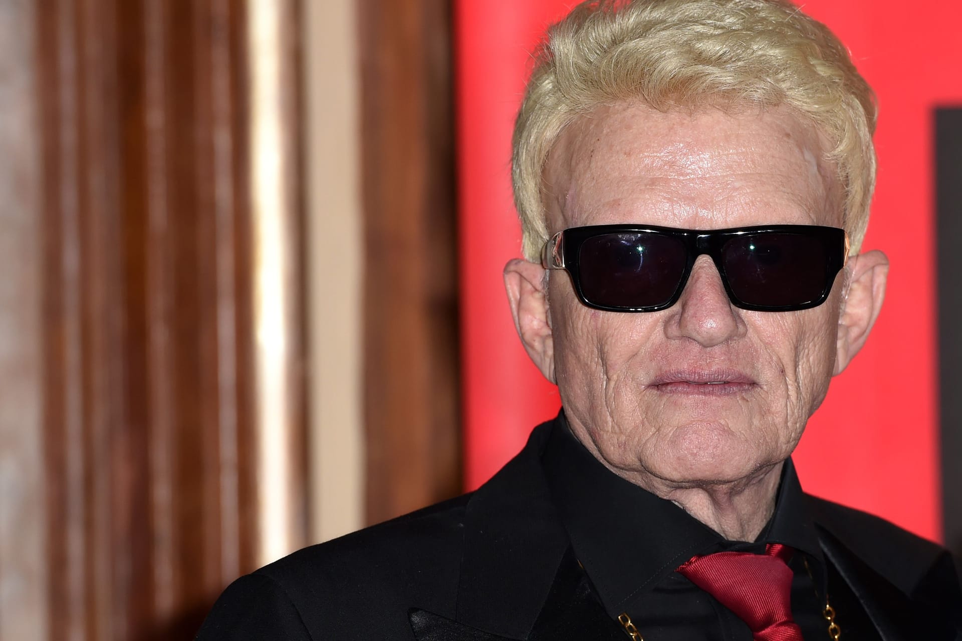 Heino posiert bei der Narrhalla-Soiree im Januar 2015 in München.