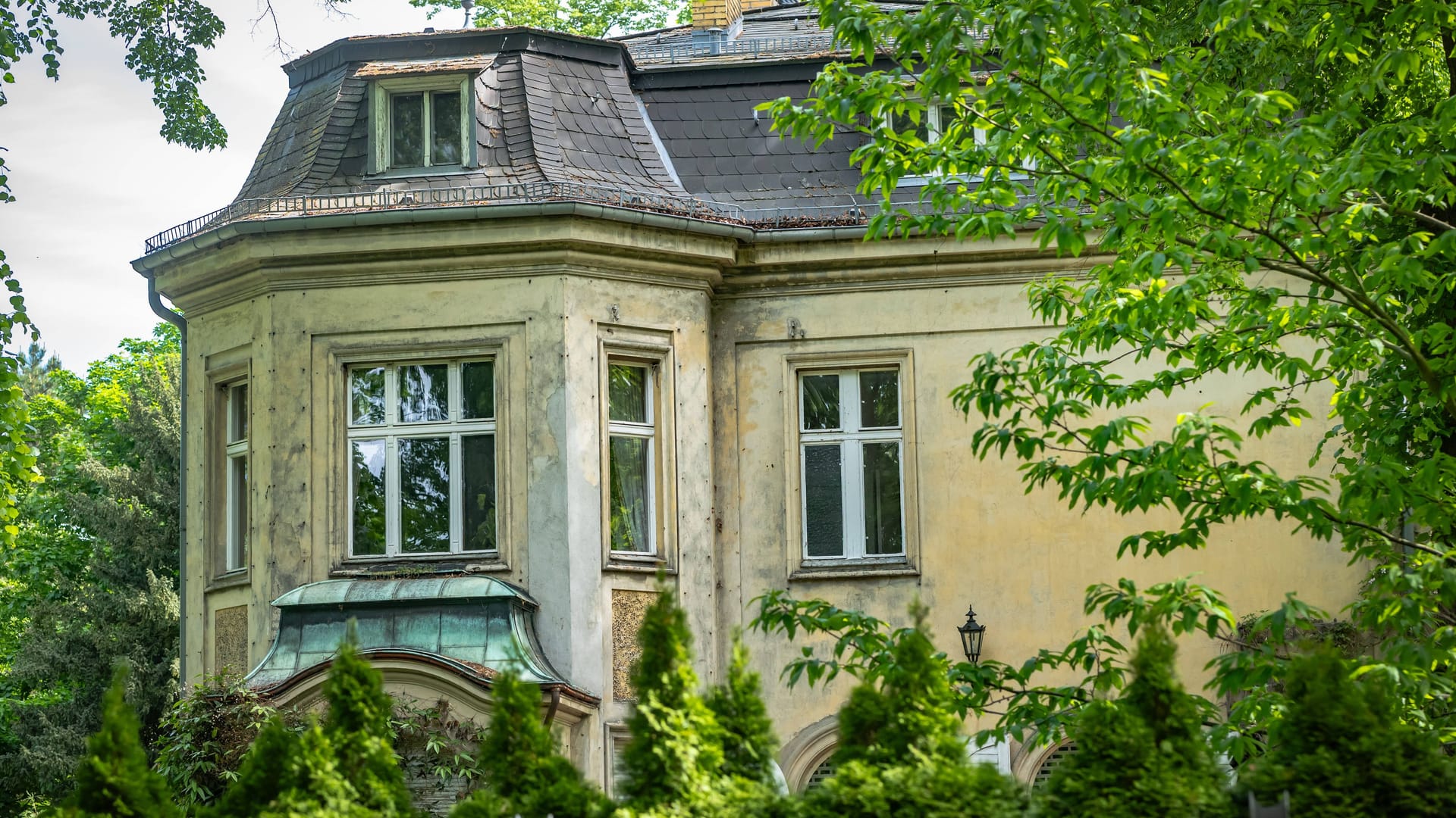 Grundstück Villa Schwanenhof: Das Anwesen ist momentan auf dem Immobilienmarkt verfügbar.