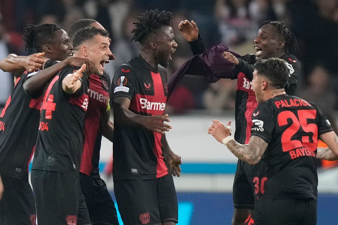 Jubel bei Bayer 04 Leverkusen: Die Werkself wendete die erste Niederlage der Saison ab und steht im Europa-League-Finale.