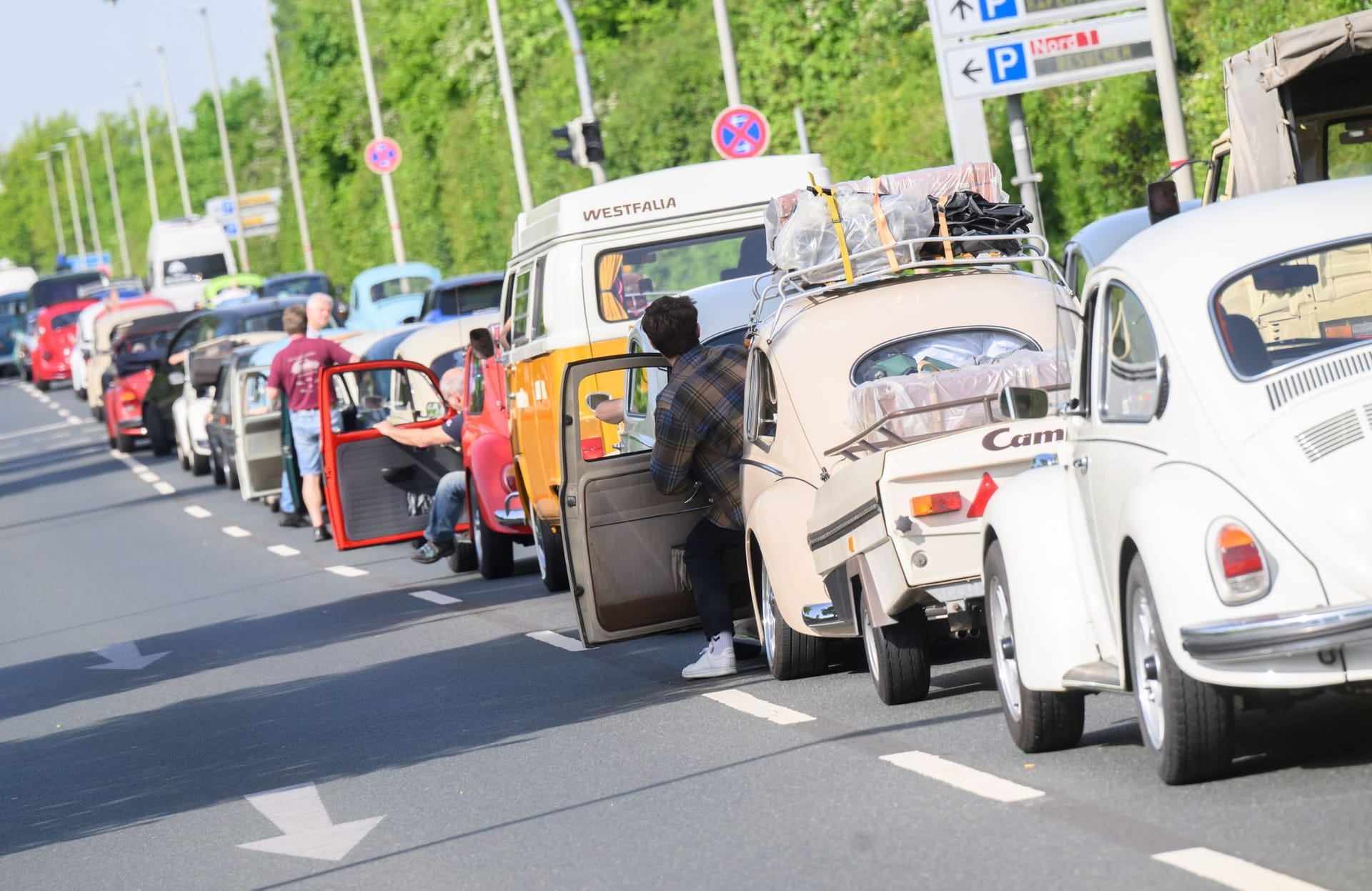 Die Oldtimer-Fans mussten vor dem Einlass teilweise viel Geduld mitbringen.