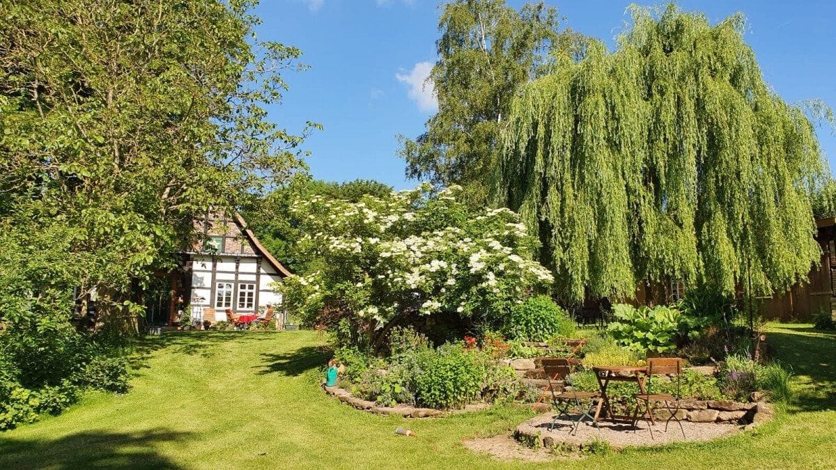 Der Resthof mit großem Garten liegt vor den Toren Osnabrücks.