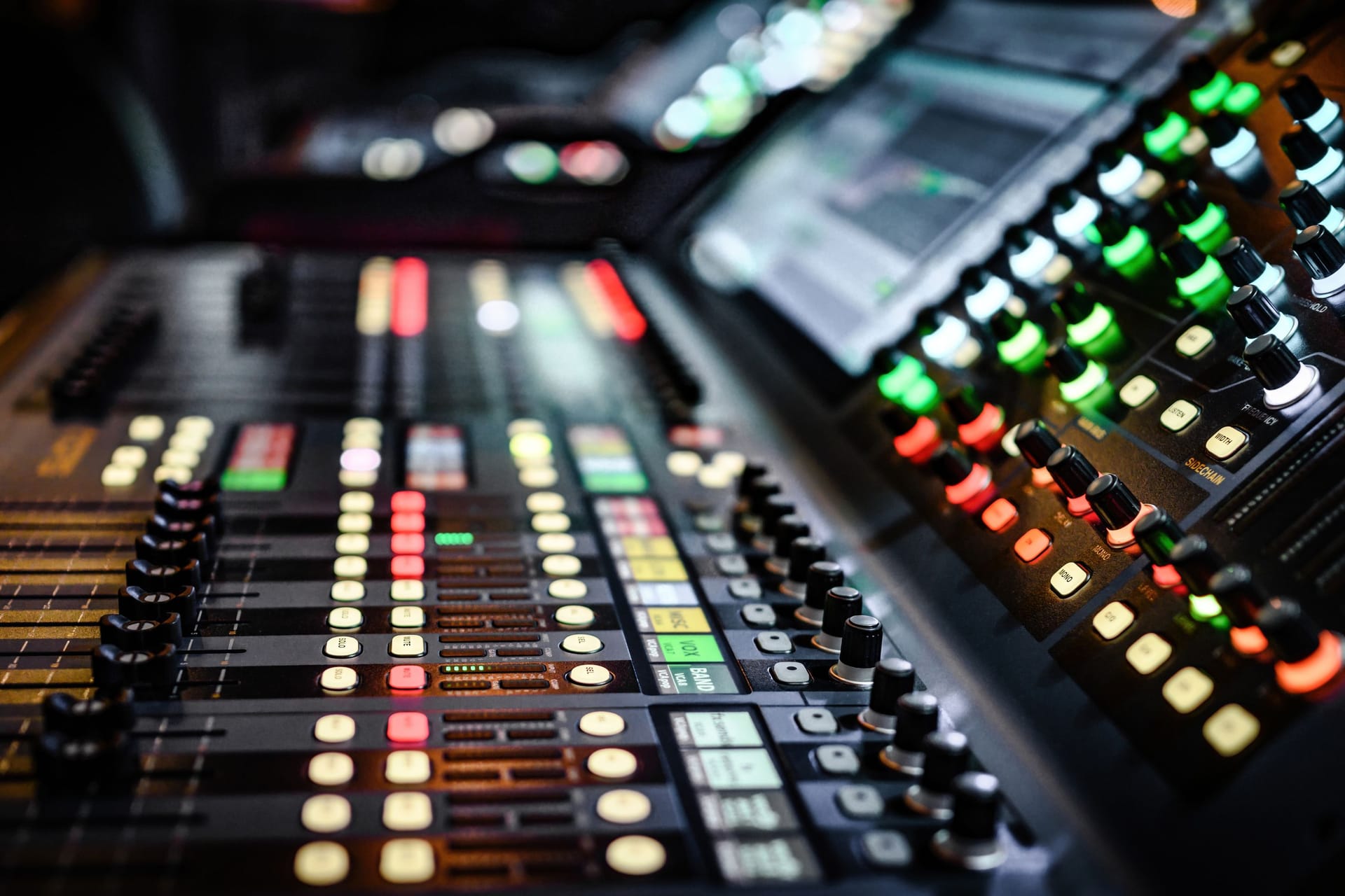 Professional sound and volume adjusting mixer control