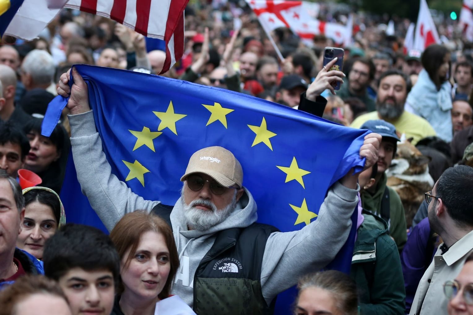 Proteste in Tiflis: Seit Wochen demonstrieren Menschen in der georgischen Hauptstadt.