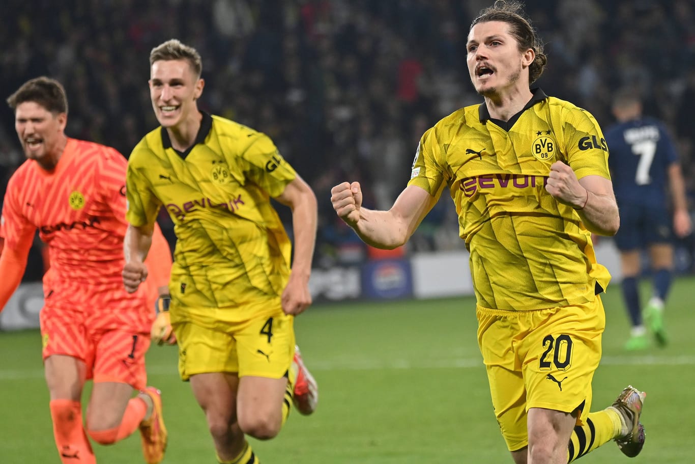 Die BVB-Stars feiern den Finaleinzug: Das Finale mit Beteiligung der Dortmunder läuft im ZDF.
