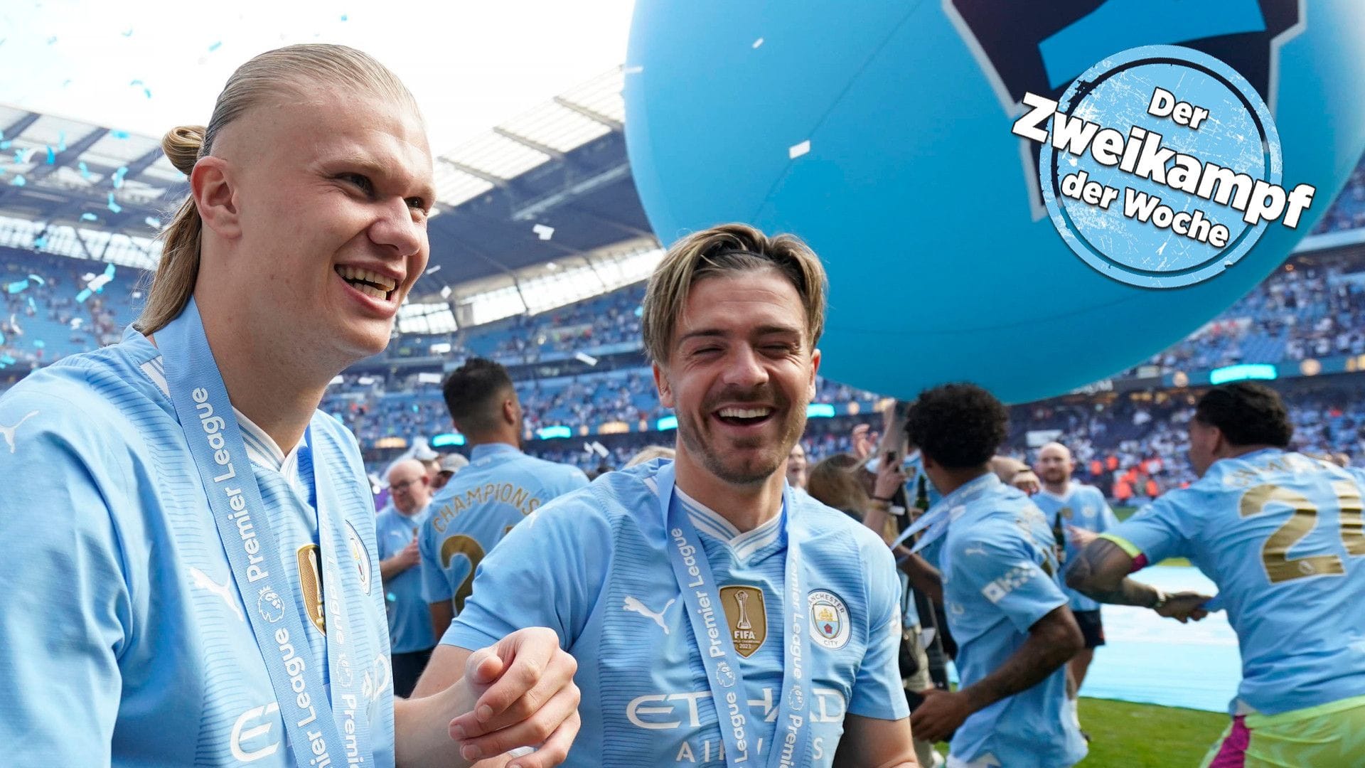 Torschützenkönig Erling Haaland (l.) und Jack Grealish feiern den Meistertitel in der Premier League mit Manchester City. Der 28-jährige Grealish wird von englischen Medien als Wunschspieler von Kompany gehandelt.