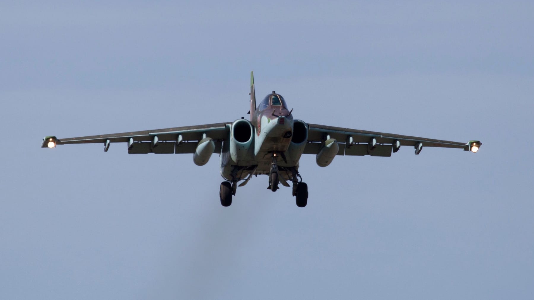 Ukraine schießt über Donezk russischen Su-25-Bomber ab | Ukraine-Newsblog...