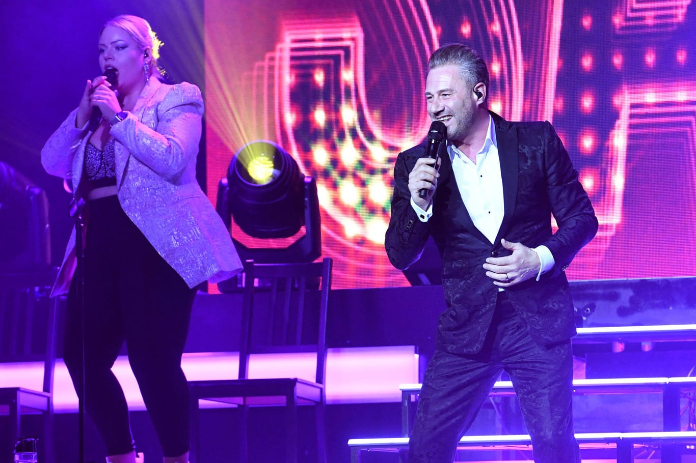 Sasha bei einem Konzert seiner "This Is My Time – Die Show"-Tour: Der Wahlhamburger bewies am Donnerstag seine Qualitäten als Entertainer.