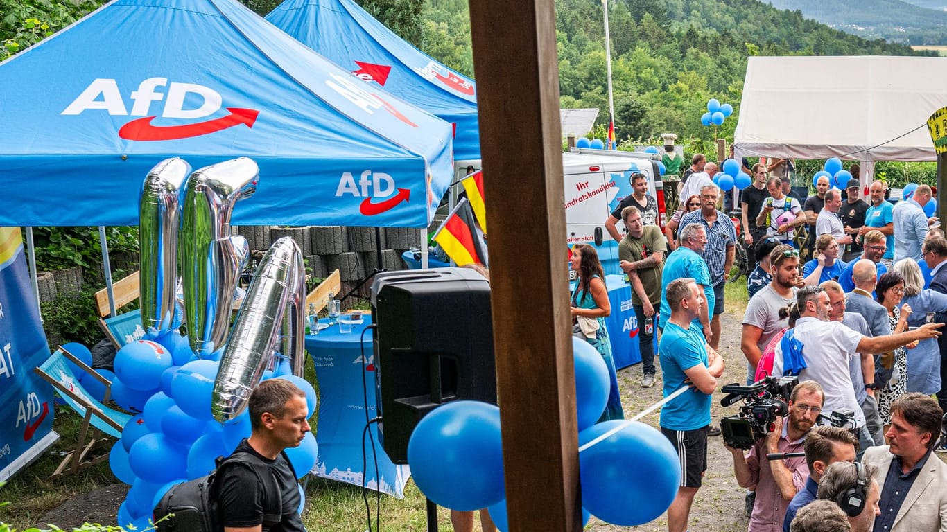 AfD-Feier in Sonneberg (Archivbild): Sollten sich die Vorwürfe bewahrheiten, wäre das "ein No-Go".