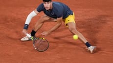 Alcaraz problemlos in Runde zwei der French Open
