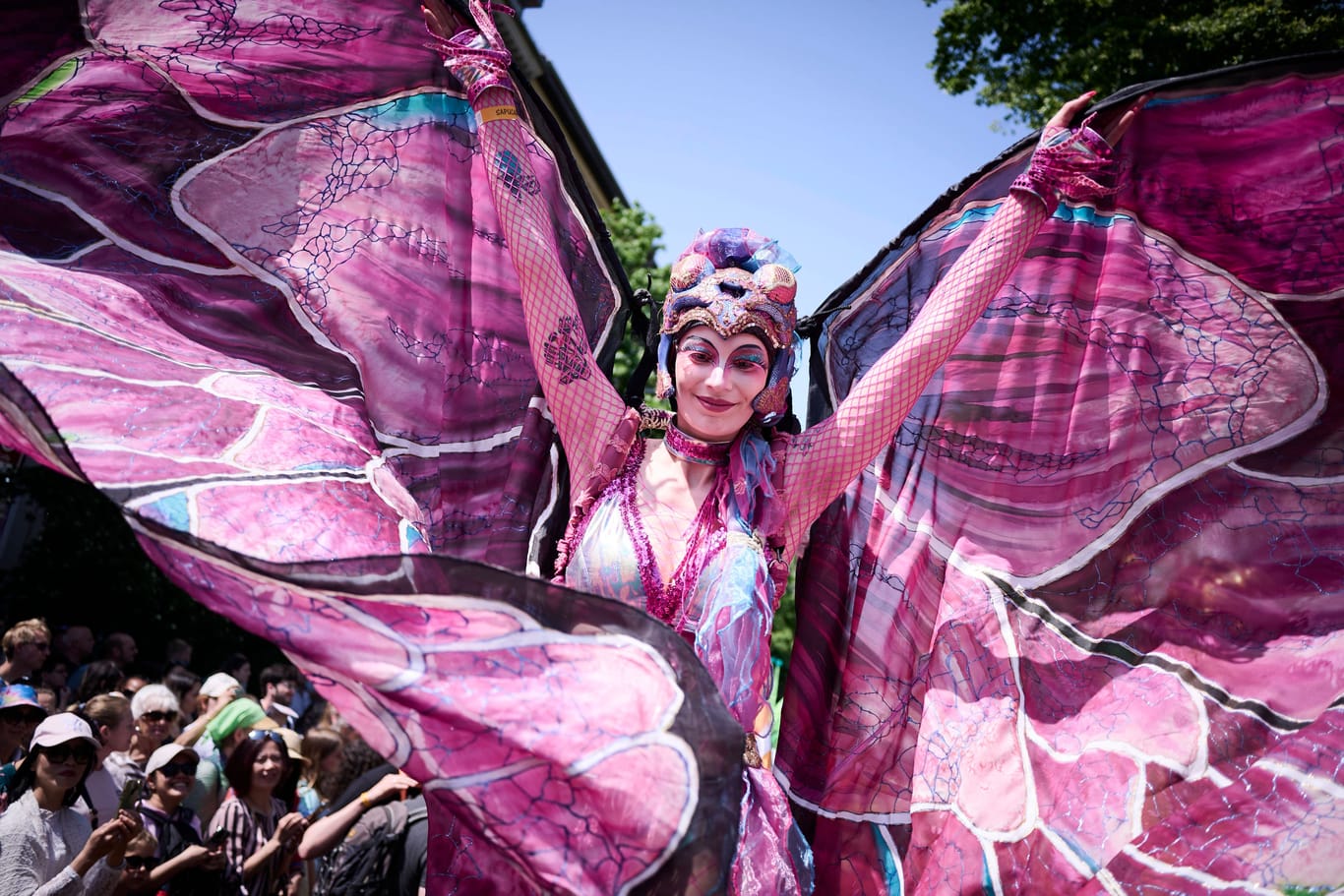 Karneval der Kulturen (Archivbild): Den Höhepunkt erreicht die Veranstaltung mit dem Straßenumzug am Sonntag.