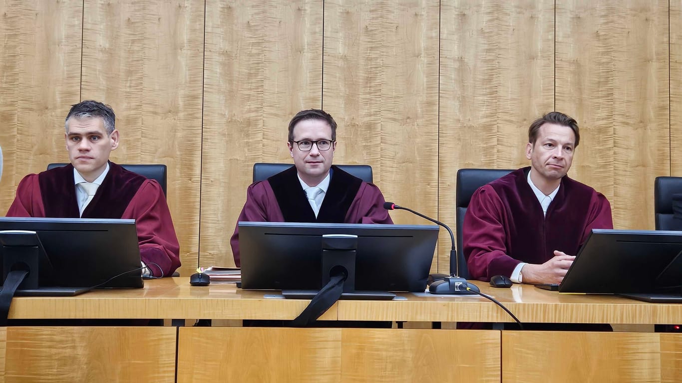 Richter Weber, Buck, Jacob: Sie und zwei ehrenamtliche Richter fallen das Urteil zur AfD.