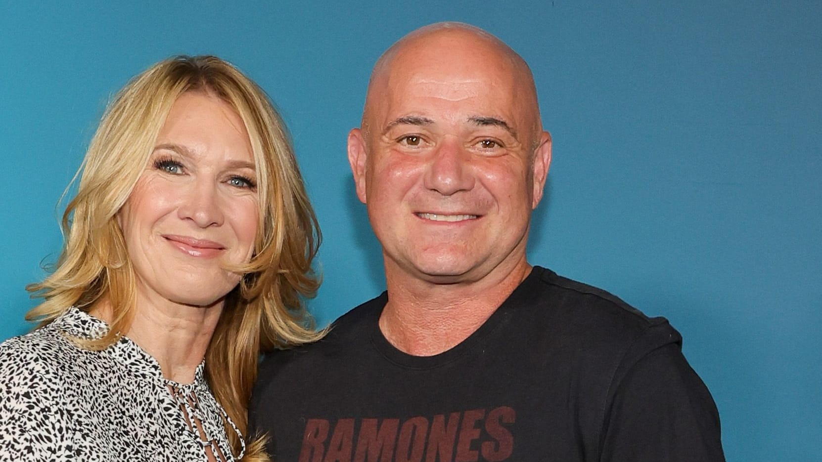 Steffi Graf und Andre Agassi posieren 2023 beim Event Sphere in Las Vegas.