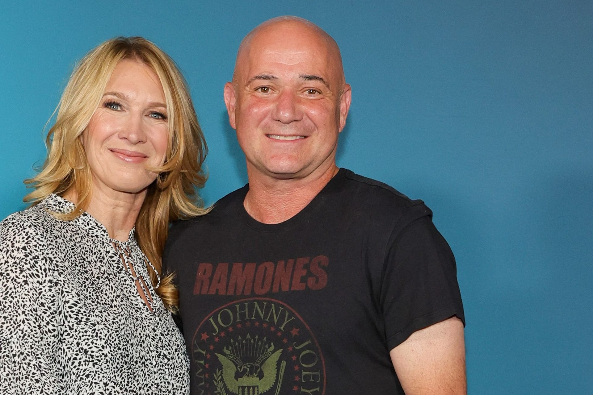 Steffi Graf und Andre Agassi posieren 2023 beim Event Sphere in Las Vegas.