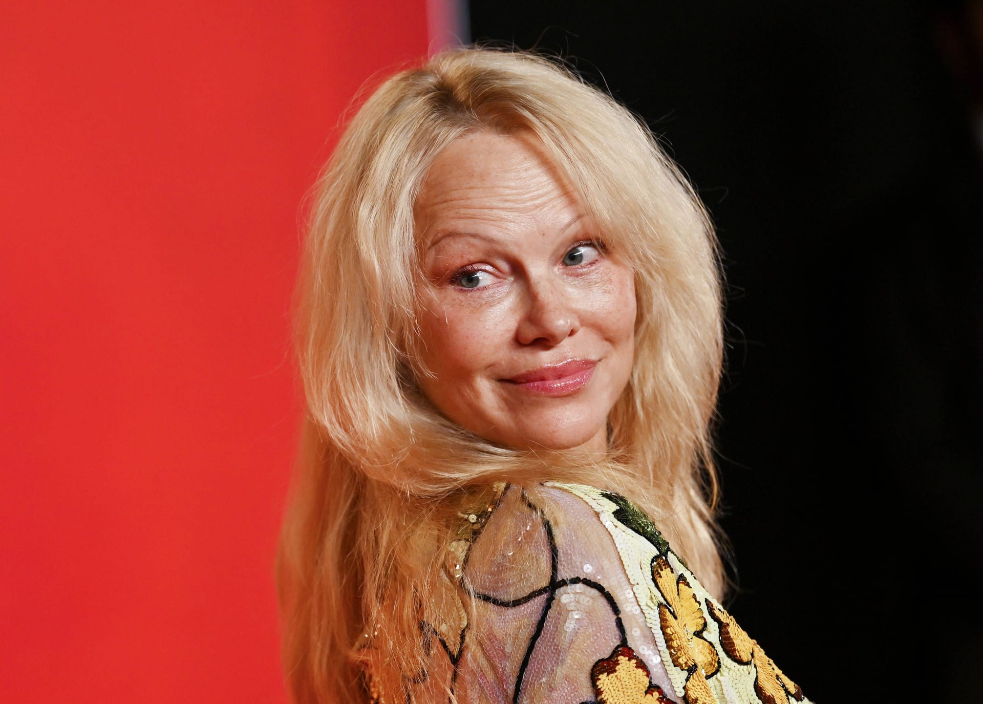 Pamela Anderson: Hier war sie zuletzt noch ungeschminkt auf einem roten Teppich zu sehen.