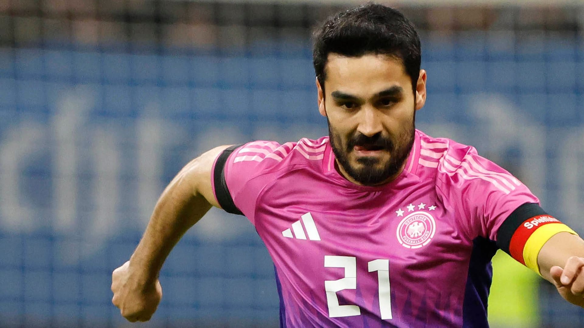 Ilkay Gündogan: Bei den Testspielen wird diese Binde wohl zum Einsatz kommen.