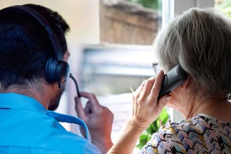 Senioren nimmt versuchten Telefonbetrug auf