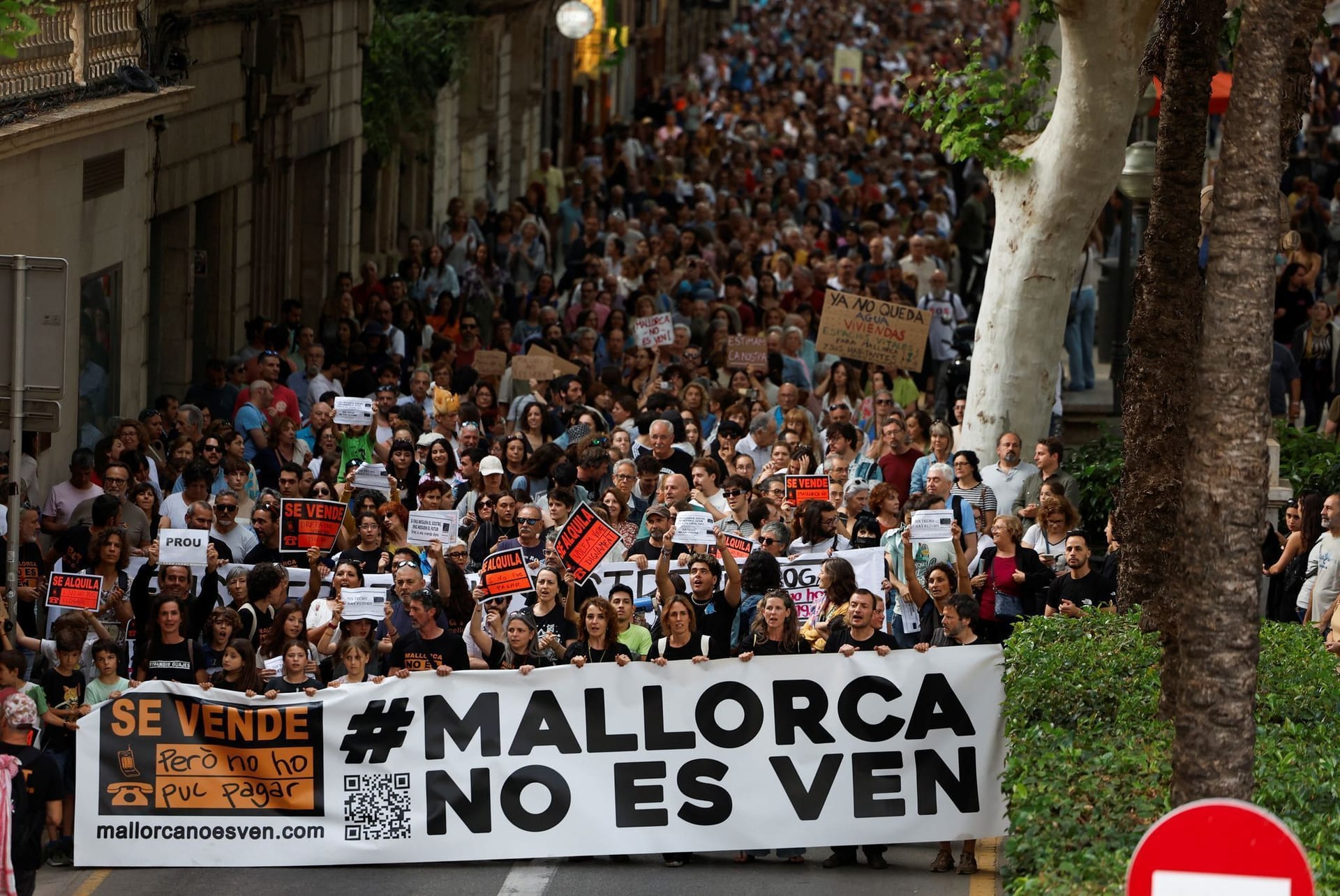 "Mallorca ist nicht zu verkaufen": Demonstranten in Palma.