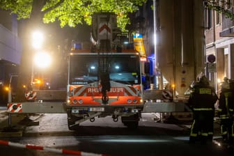 Feuerwehreinsatz in Düsseldorf (Archivfoto): Dort ist es in der Nacht zu einer Explosion gekommen.