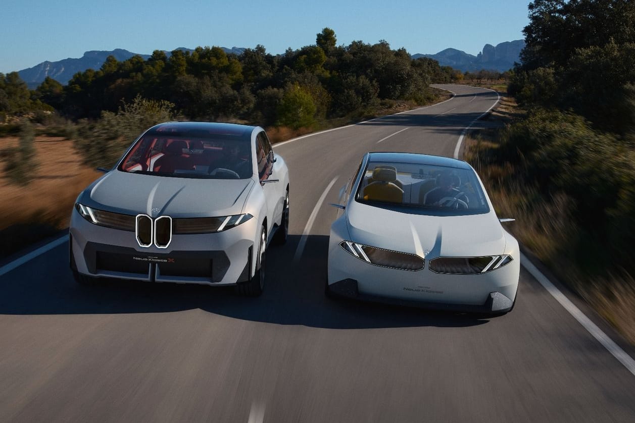 BMW Vision Neue Klasse X (l) und BMW Vision Neue Klasse