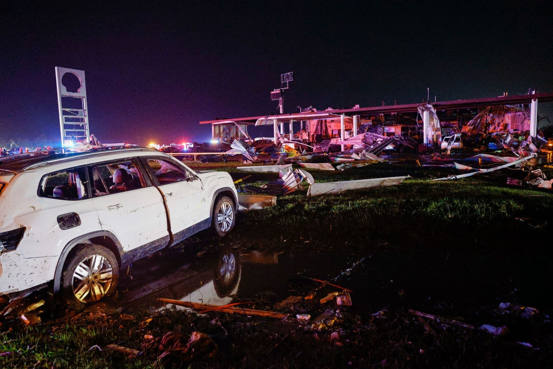 In der Nacht wütete ein Sturm über den US-Bundesstaaten Texas und Oklahoma und hinterließ eine Spur der Verwüstung.