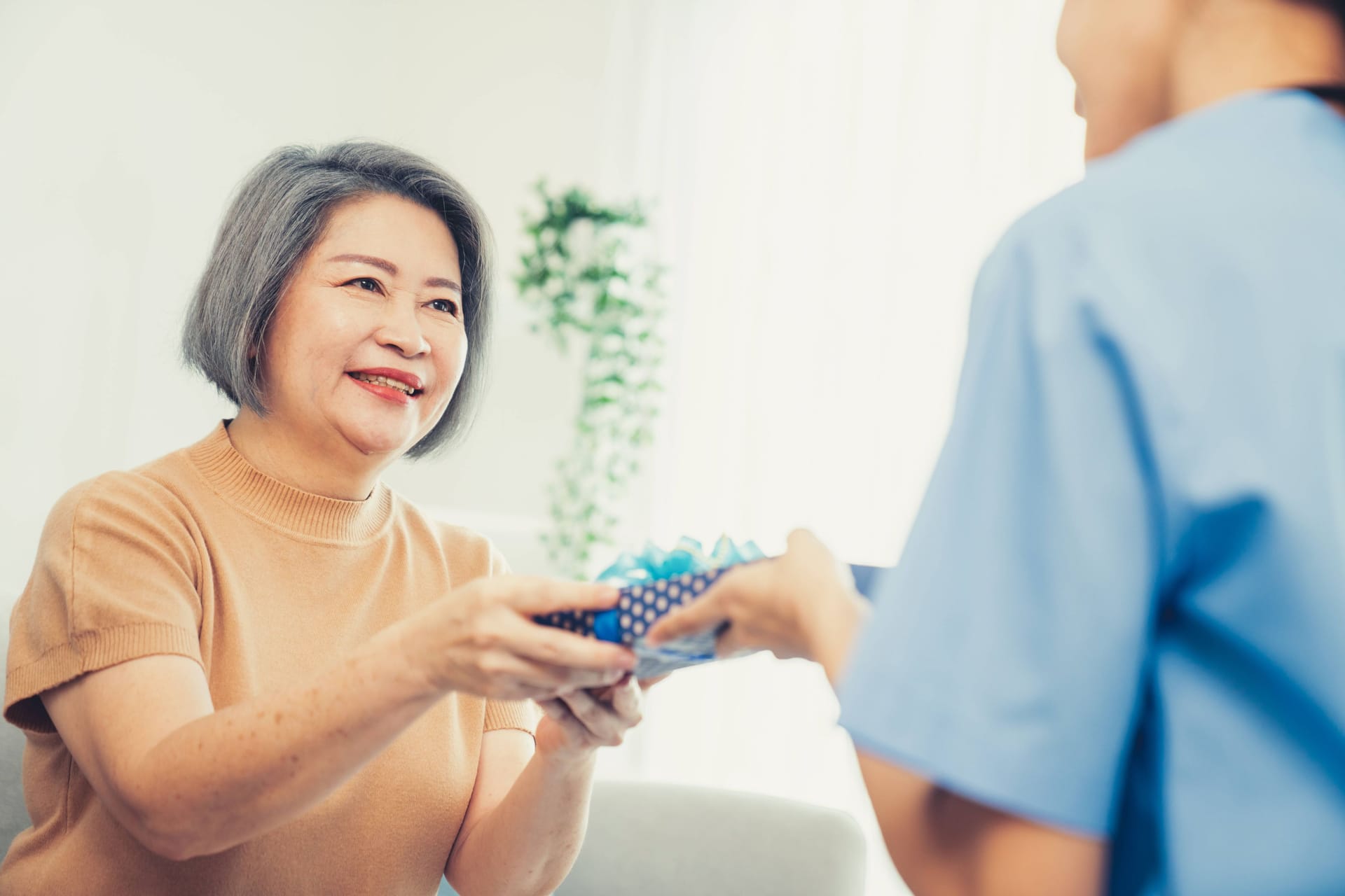 Geschenke von Patienten: Was genau Ärzte annehmen dürfen, ist gesetzlich geregelt.