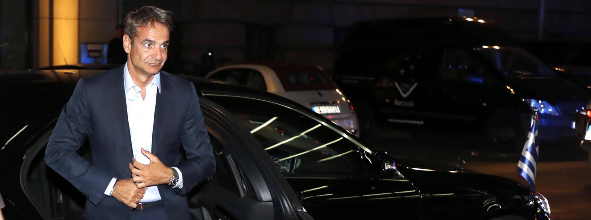 Hier steigt der griechische Ministerpräsident Kyriakos Mitsotakis vor dem Regent aus seiner Staatskarosse. Das Bild wurde 2019 aufgenommen.