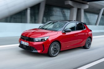 Mit neuer Optik und nun auch mit Hybridantrieb: Der Opel Corsa.